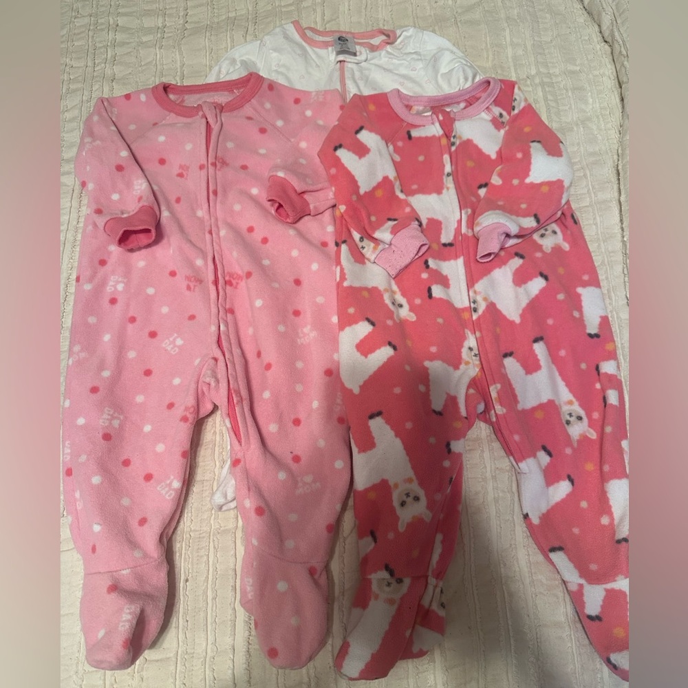Bundle of 3 pajamas